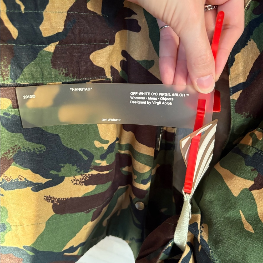 Off-White Camouflage Jacket with Roses - Picture 2 of 6